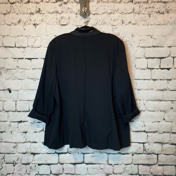 Lane Bryant Ponte Black Blazer Size 28 - Picture 2 of 5